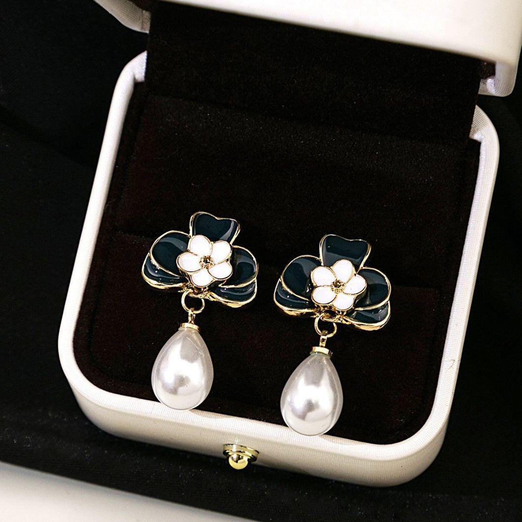 French retro blue petal earrings with a high-end feel and niche water drop earrings