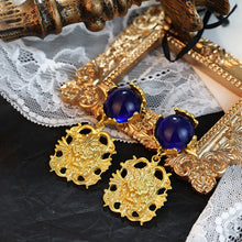 Load image into Gallery viewer, Palace style high-end black flower earrings retro irregular earrings
