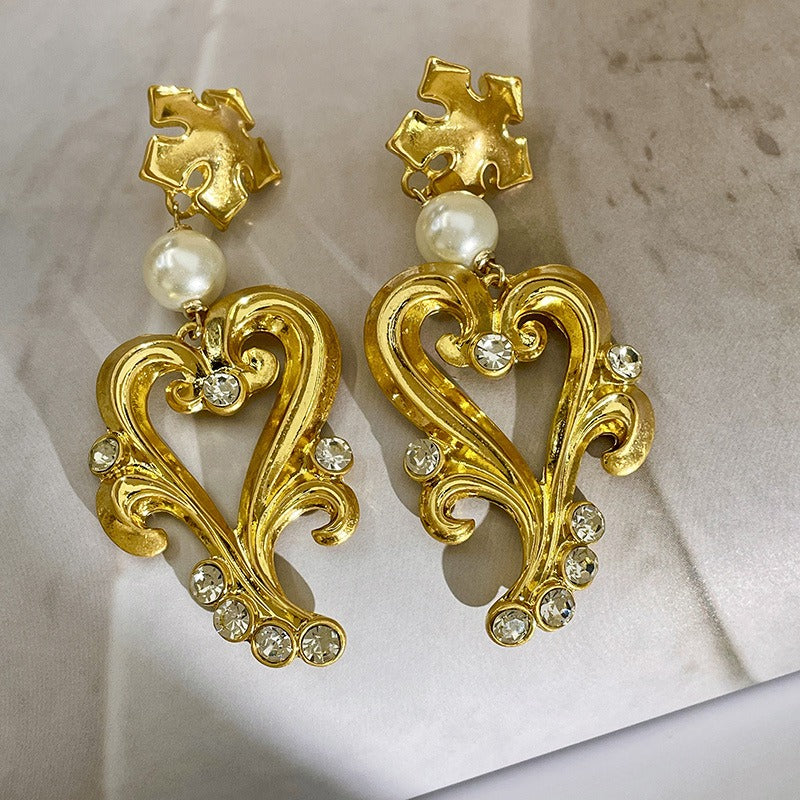 Heart-set diamond elegant retro earrings exaggerated hollow metal heart-shaped earrings