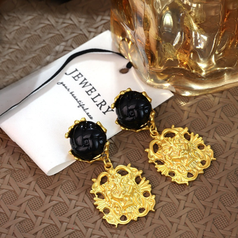 Palace style high-end black flower earrings retro irregular earrings